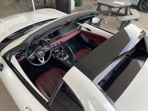 Used 2020 MAZDA MX-5 Miata RF Grand Touring RWD image 33