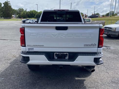 Used 2024 Chevrolet Silverado 2500 High Country AWD/4WD image 5