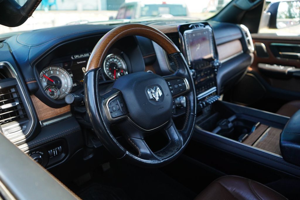 Used 2022 RAM 1500 Limited AWD/4WD image 6