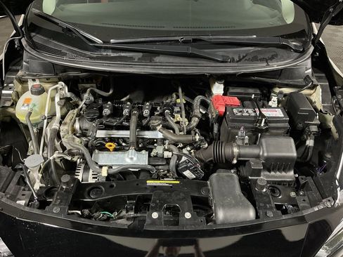 Used 2025 Nissan Versa SR image 6