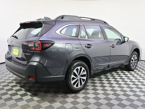 Used 2024 Subaru Outback AWD/4WD image 7