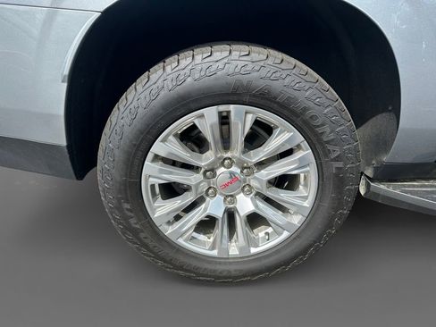 Used 2024 GMC Yukon XL Denali w/ Advanced Technology Package image 10
