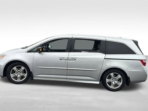 Used 2011 Honda Odyssey Touring image 4