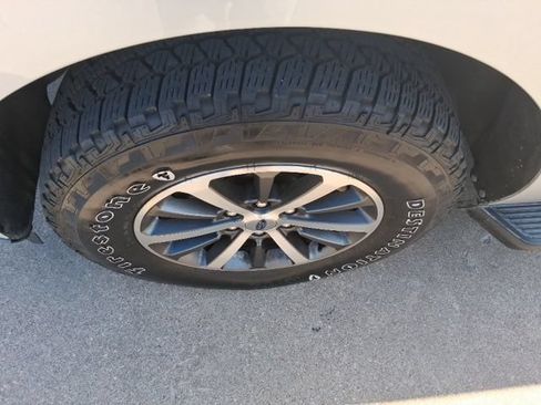 Used 2019 Ford Expedition XLT RWD image 10