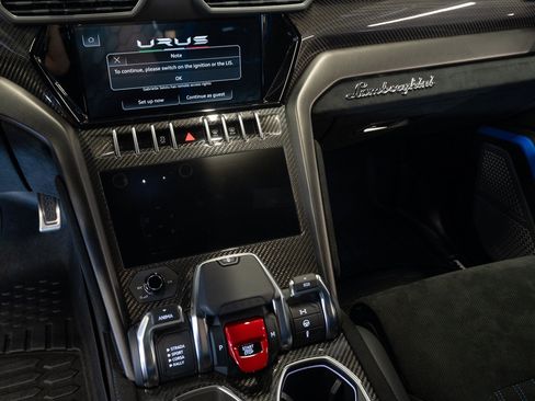 Used 2023 Lamborghini Urus Performante AWD/4WD image 37