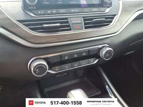Used 2024 Nissan Altima 2.5 SV FWD image 22