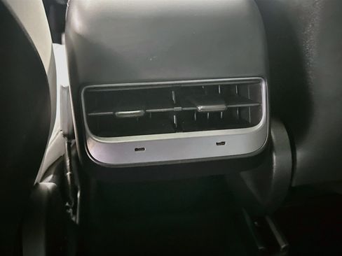 Used 2023 Tesla Model Y Performance AWD/4WD image 27