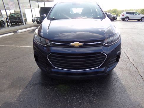 Used 2018 Chevrolet Trax LS FWD image 40