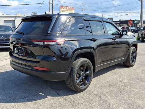 Used 2024 Jeep Grand Cherokee Altitude AWD/4WD image 6