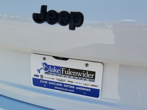 Used 2023 Jeep Grand Cherokee L Summit AWD/4WD image 13