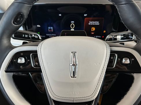 New 2025 Lincoln Aviator Reserve w/ Luxury Package image 24