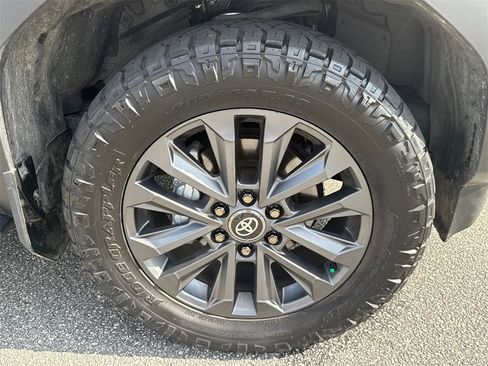 Used 2024 Toyota Land Cruiser image 12