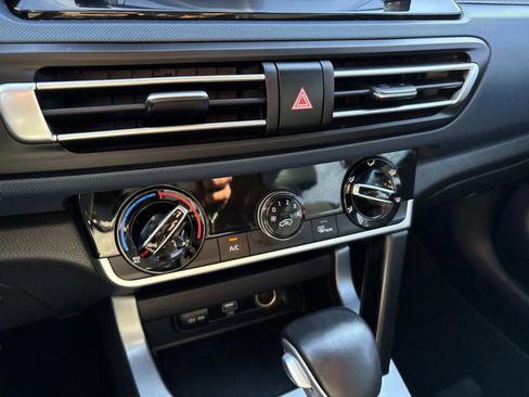 Used 2021 Kia Seltos S image 32