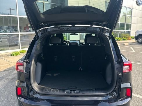 Used 2023 Ford Escape ST-Line w/ Tech Pack #1 AWD/4WD image 5