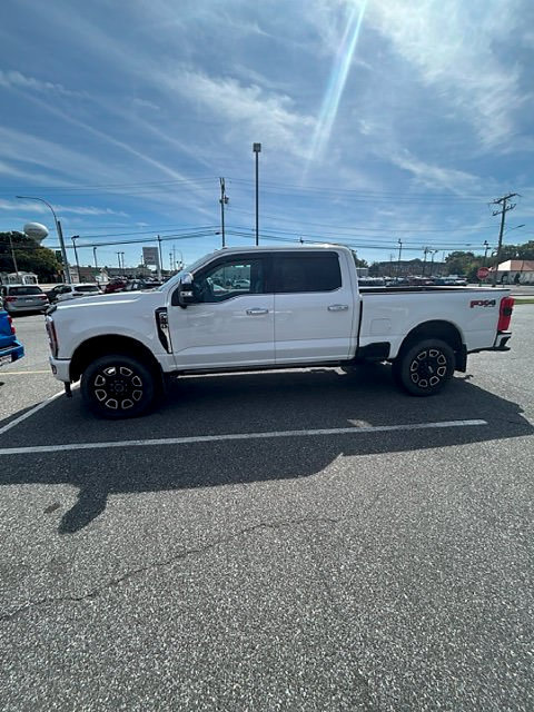 Used 2024 Ford F250 Platinum w/ FX4 Off-Road Package AWD/4WD image 23