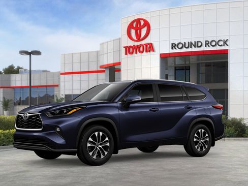 New 2026 Toyota Highlander XLE image 2
