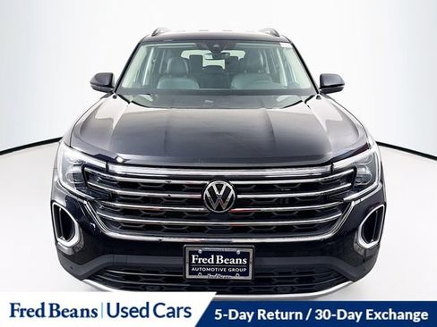 Used 2025 Volkswagen Atlas SE image 2