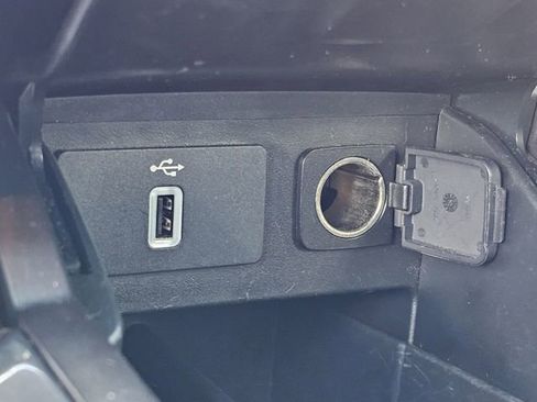 Used 2019 Ford Explorer Limited image 22