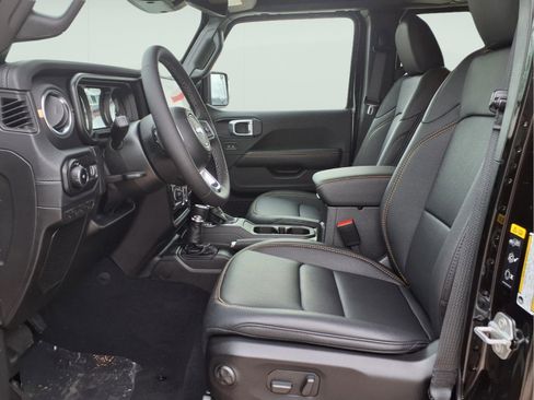 New 2026 Jeep Wrangler Unlimited Sahara AWD/4WD image 10