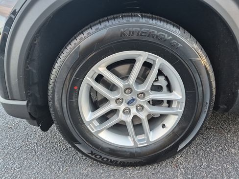 New 2026 Ford Explorer Active w/ Active Comfort Package image 7