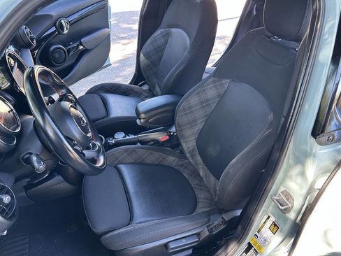 Used 2019 MINI Cooper S image 9