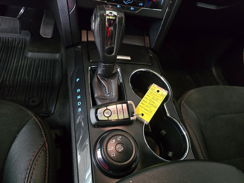 Used 2018 Ford Explorer XLT w/ Equipment Group 202A AWD/4WD image 28