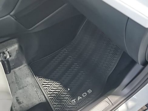 New 2026 Volkswagen Taos SE AWD/4WD image 14