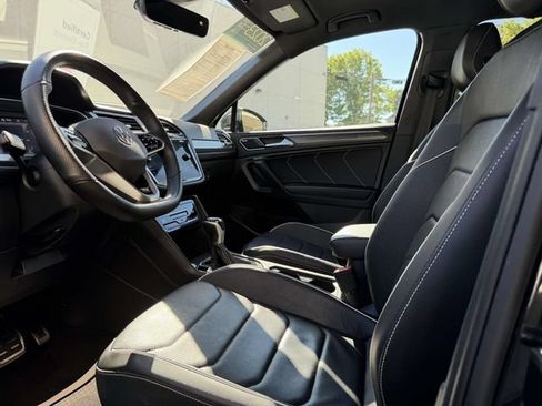 Certified 2023 Volkswagen Tiguan SEL R-Line AWD/4WD image 18