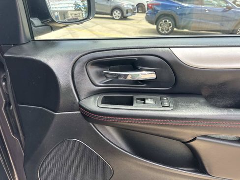 Used 2016 Dodge Grand Caravan R/T w/ Safety Sphere Group FWD image 17