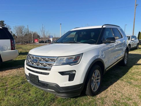 Used 2018 Ford Explorer XLT w/ Equipment Group 202A AWD/4WD image 1
