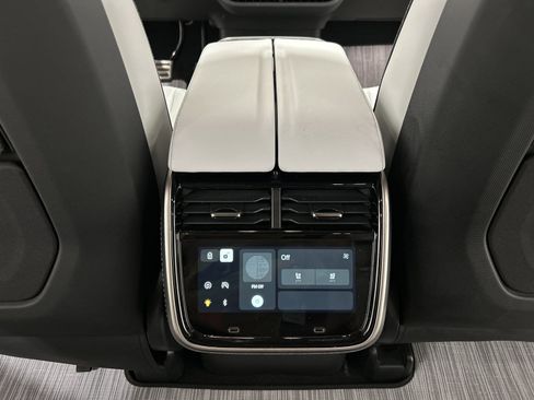 Used 2024 Rivian R1S Adventure AWD/4WD image 30