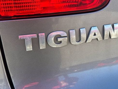 Used 2011 Volkswagen Tiguan S AWD/4WD image 11