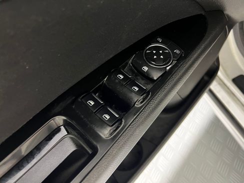 Used 2016 Ford Fusion SE image 21