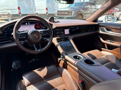 Used 2022 Porsche Taycan Turbo image 10