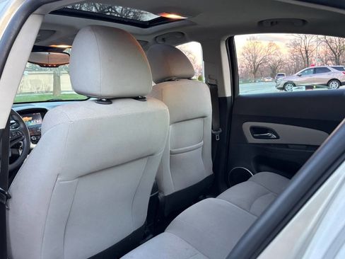 Used 2015 Chevrolet Cruze LT w/ Sun And Sound Package image 4