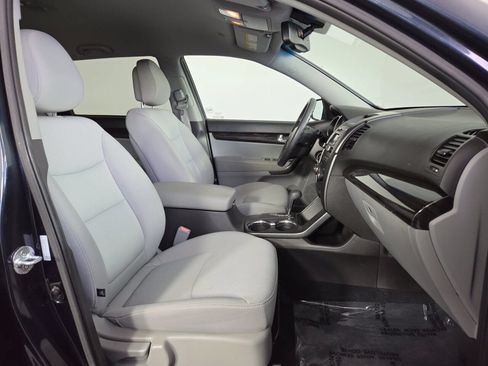Used 2012 Kia Sorento LX w/ Convenience Pkg FWD image 30