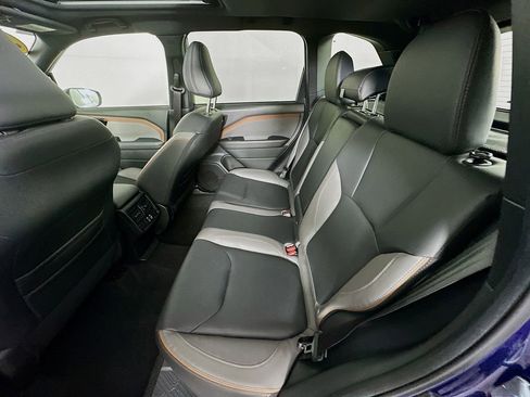 Used 2025 Subaru Forester Sport image 32