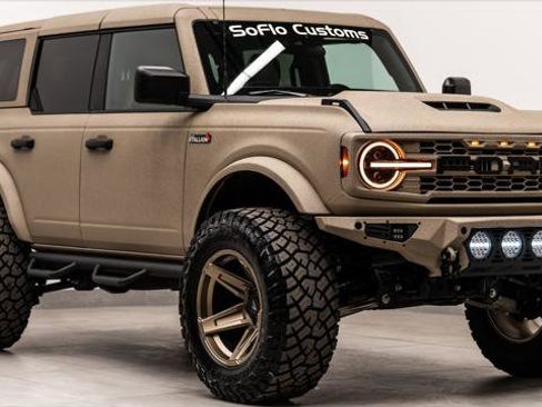 Used 2025 Ford Bronco 4-Door AWD/4WD image 4