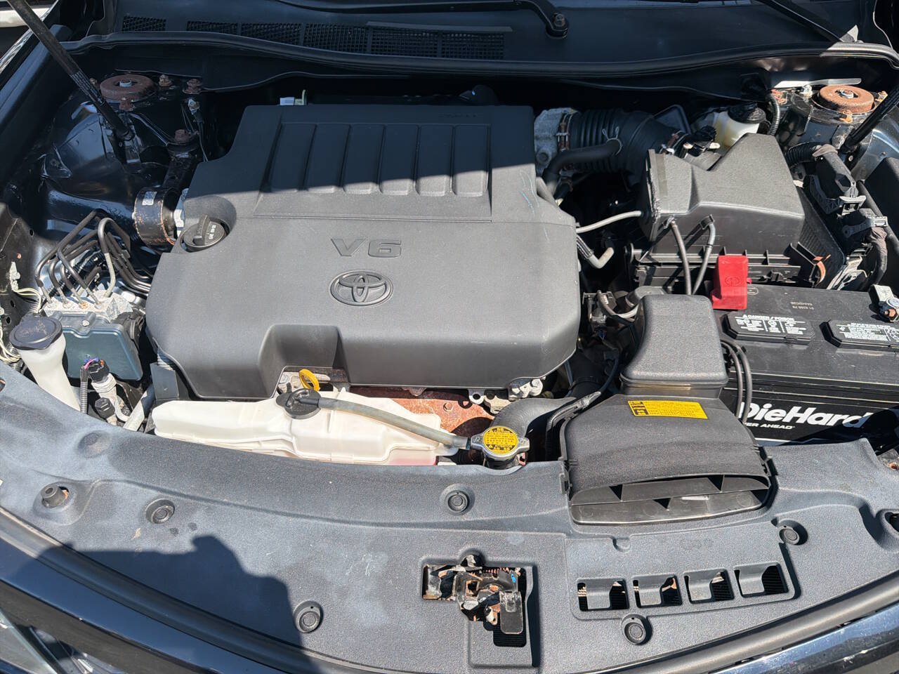 Used 2012 Toyota Camry SE w/ Leather Pkg FWD image 39