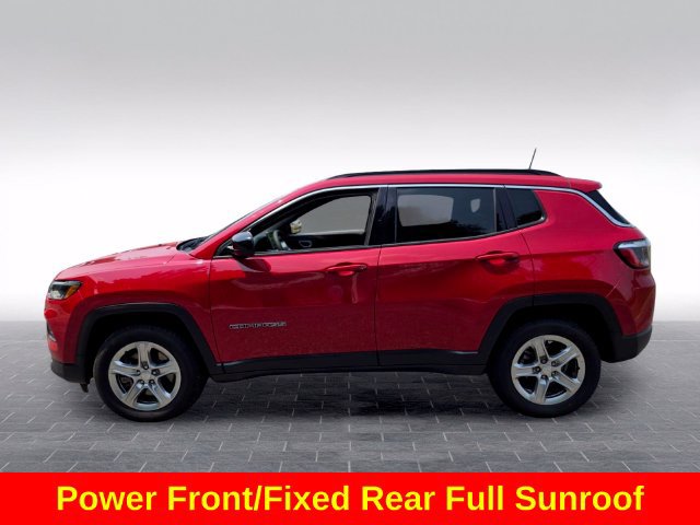 Used 2024 Jeep Compass Latitude w/ Sun and Sound Group AWD/4WD image 5