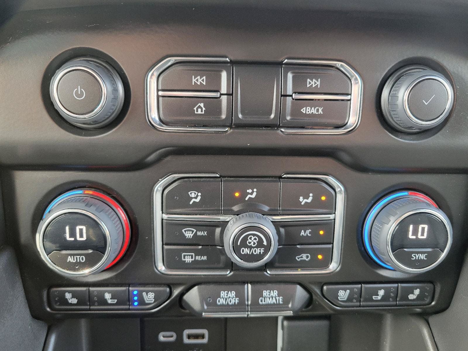 Used 2023 Chevrolet Tahoe Premier AWD/4WD image 22