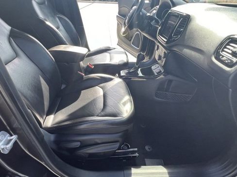 Used 2018 Jeep Compass Limited w/ Navigation Group image 31