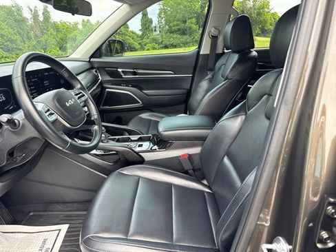 Used 2024 Kia Telluride S FWD image 17