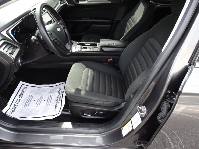 Used 2019 Ford Fusion SE FWD image 10