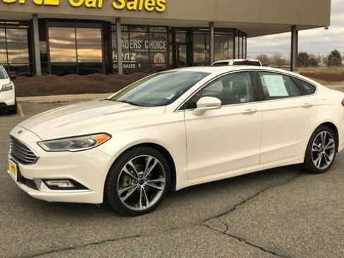 Used 2018 Ford Fusion Titanium image 4