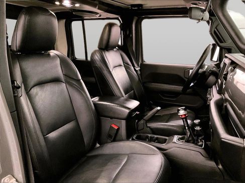 Used 2020 Jeep Gladiator Overland w/ LED Lighting Group image 8