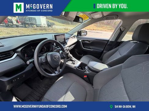 Used 2023 Toyota RAV4 XLE image 8