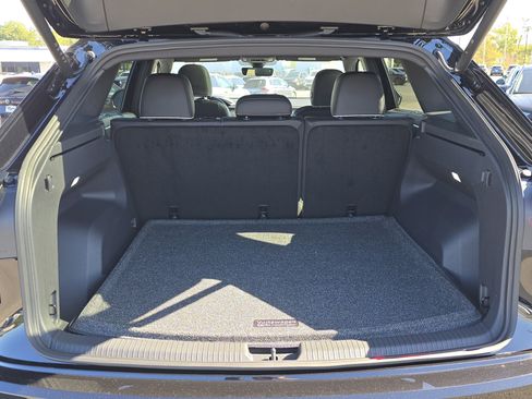 New 2026 Volkswagen Atlas Cross Sport SEL Premium R-Line image 17