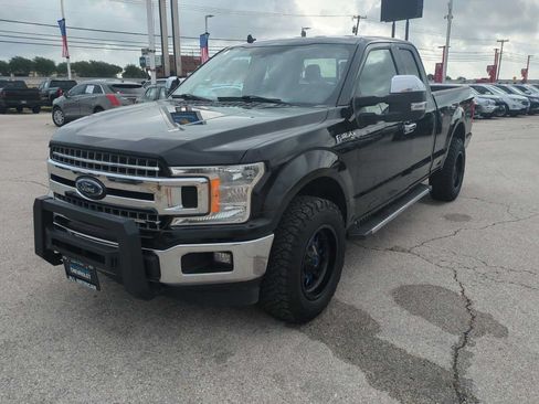 Used 2018 Ford F150 XLT w/ Equipment Group 302A Luxury AWD/4WD image 4