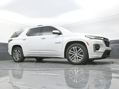 Used 2023 Chevrolet Traverse High Country FWD image 47